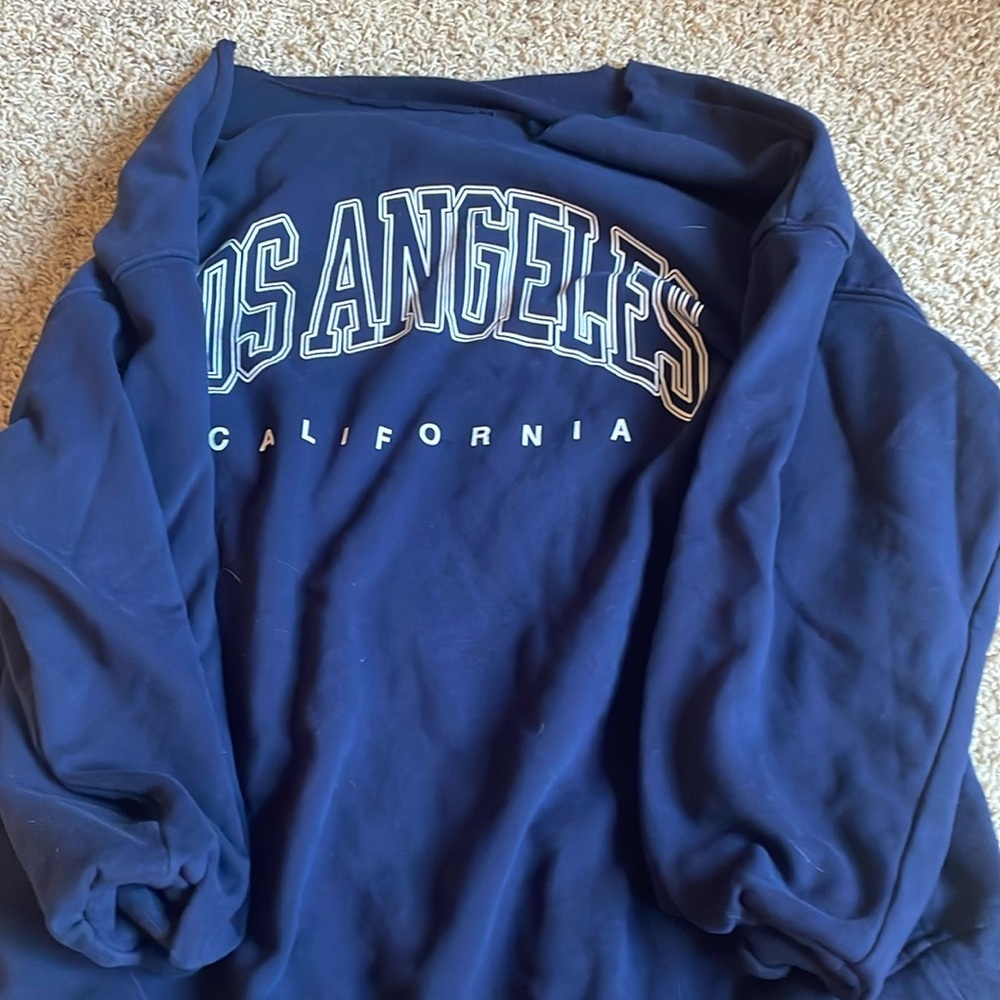 Off the shoulder Crewneck